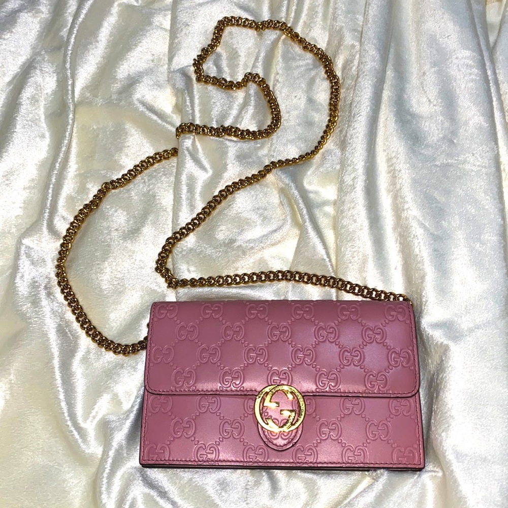 Gucci monogram pink small card holder envelope bag with gold chain strap